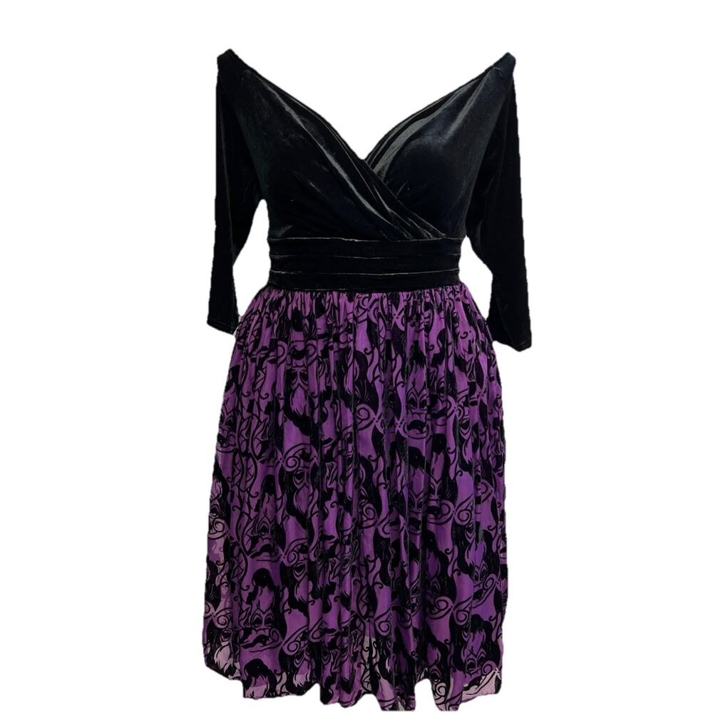 Unique Vintage Disney Ursula Burnout Velvet Pinup Dress 1X 16‎ Purple & Black